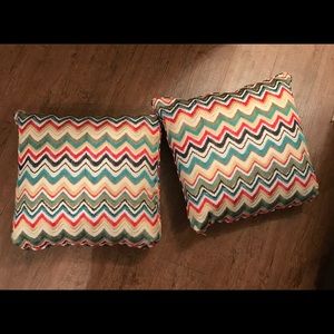 Vibrant pillows 🌞